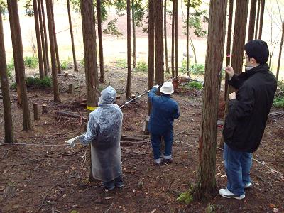 釣り竿を使って混み具合の調査