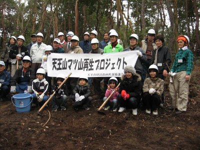 笑顔で記念撮影