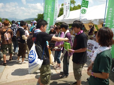 昨年の植樹の様子②