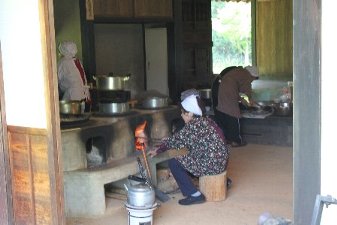 かまどで炊いたご飯の味は格別