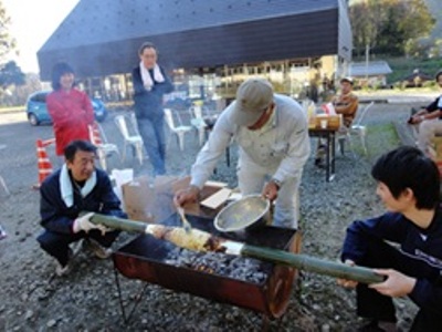 3人の息が合って初めて形になってきます。